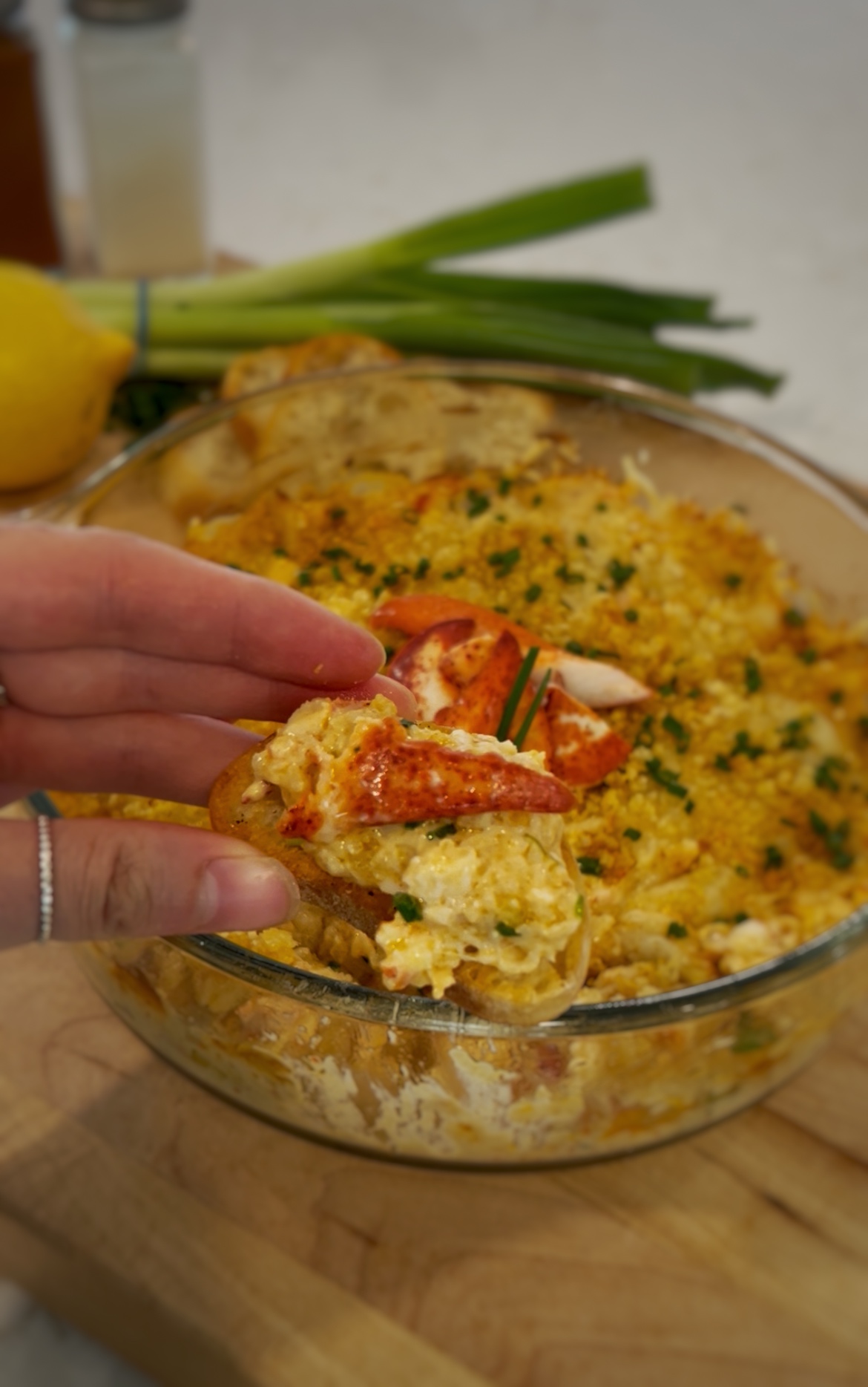 Trempette chaude homard, cheddar et louis d'or